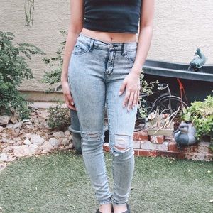 ♡ Forever 21 Acid Wash Distressed Ripped Jeans ♡